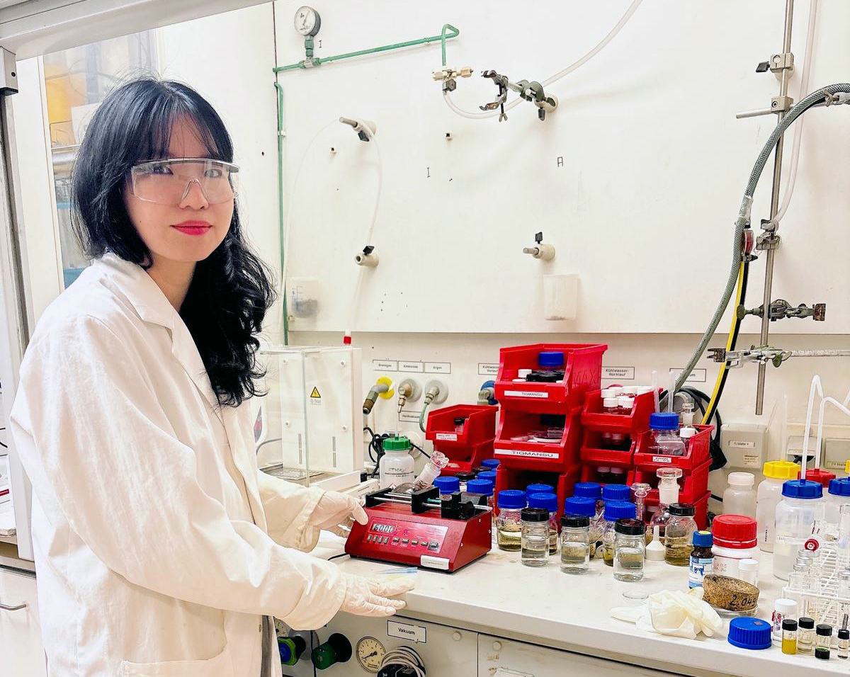 Dr. Jiyeon Kim conducts research on next-generation sustainable catalyst materials at MPI-FKF in Germany.
